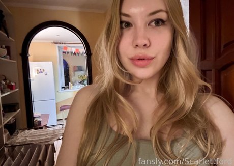 scarlettford hot actress photo