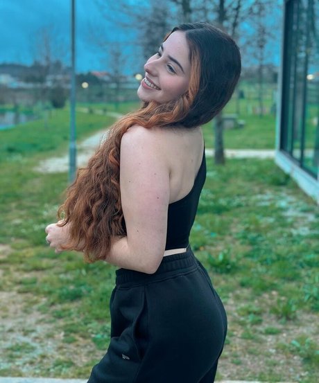 Mariana Pinho art pornstar photo