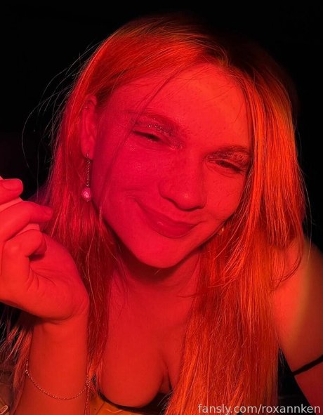 roxannken nude model galleries