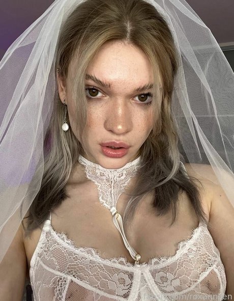 roxannken exclusive star pics