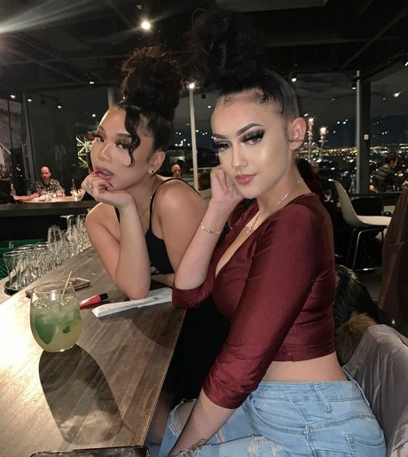 Thailiian pornstar erotic pic