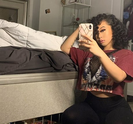 Thailiian pornstar nudes pic