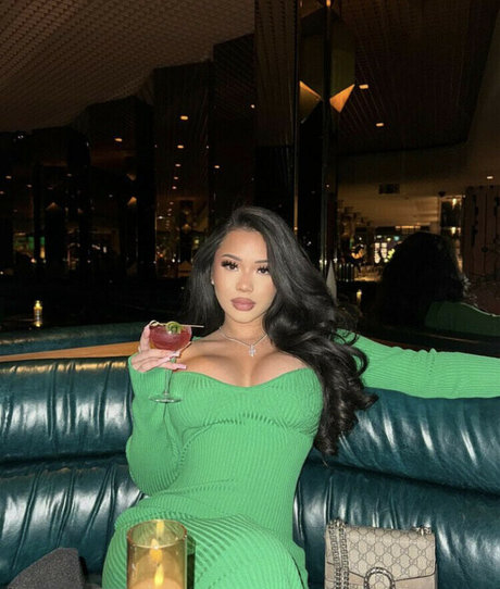 Thailiian top pornstar picture