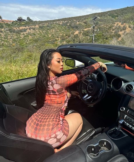 Thailiian top model pictures