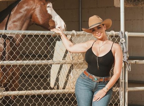 La Reina Shaw porn star image