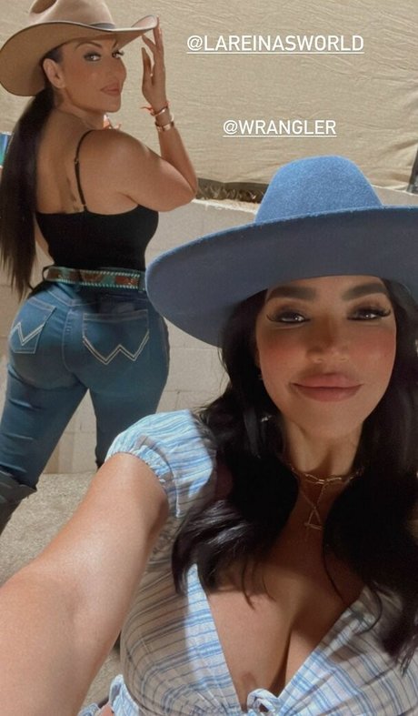 La Reina Shaw hot pornstar pictures