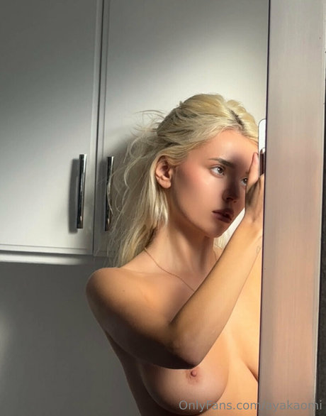 Khristina Belous hot pornstar pictures