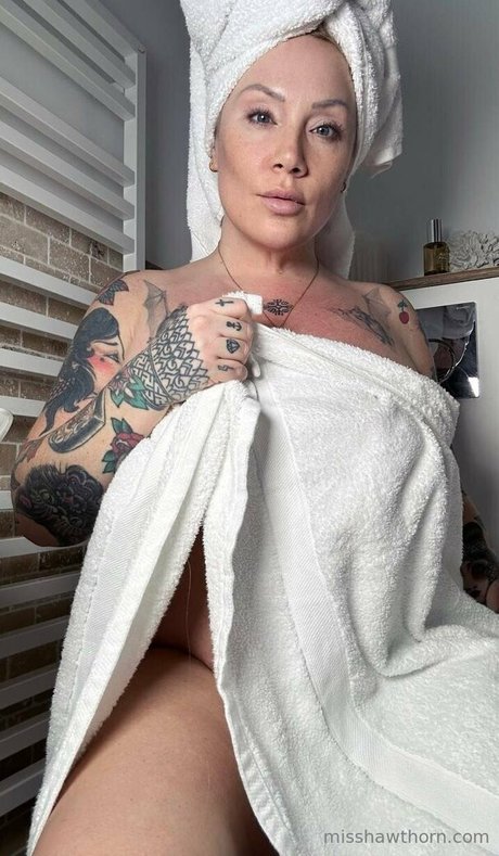 girl on girl onlyfans porn image