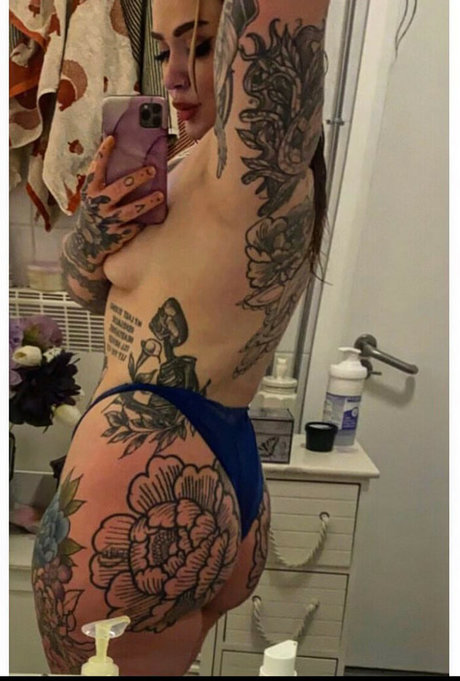 metalbubsxo nude pornstar picture