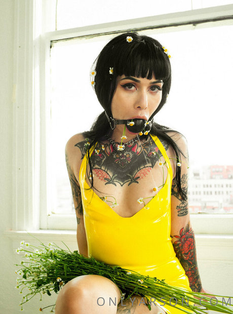 Arson Leigh model xxx photos