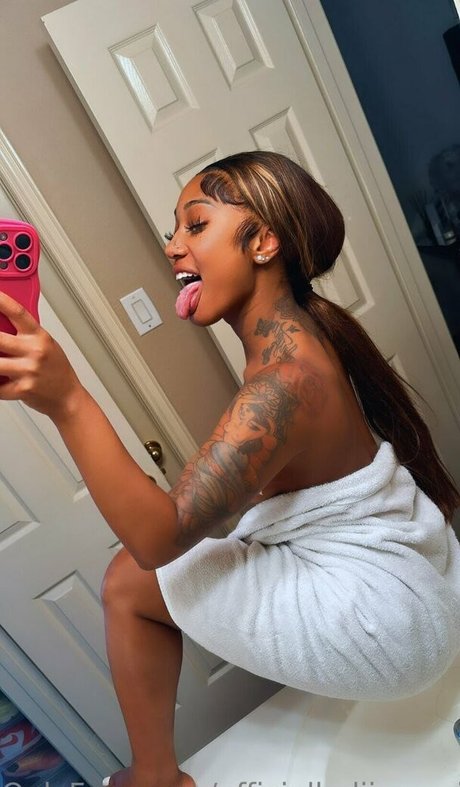 OfficialLadiiScorpio pornstar exclusive picture