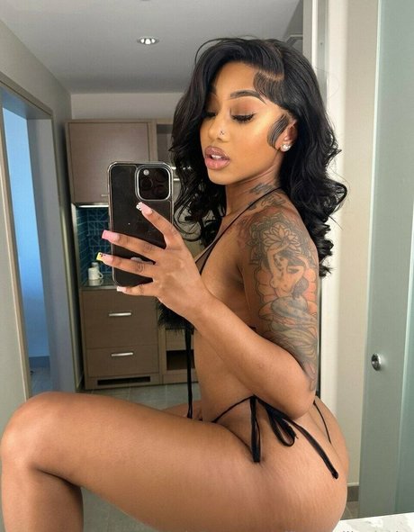 OfficialLadiiScorpio sexy pornstar pictures