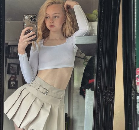 palelittlelad porn actress image