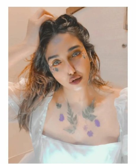 Nayoni Dutta model sexy photo