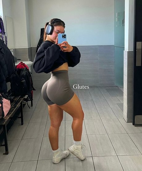 MIA GREEN beautiful pornstar gallery