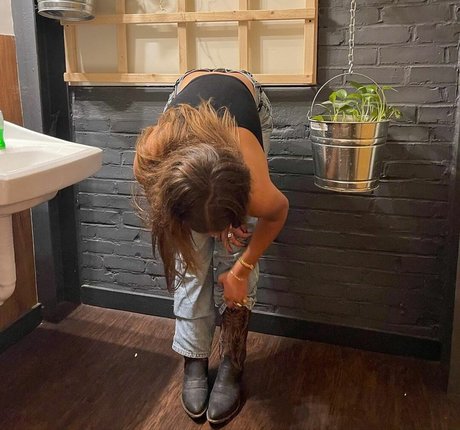 Lola Dubrul pornographic star photo