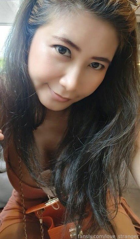 love stranger free model pics