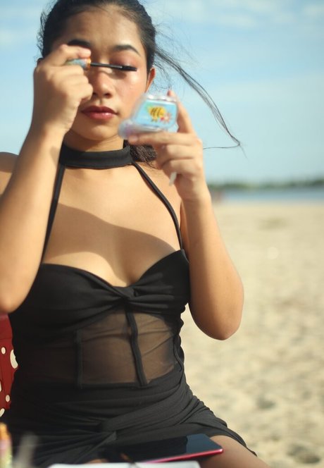 VikaJayIRL model naked photo