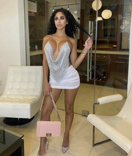 Brooklyn Benzz beautiful model pics