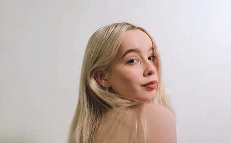 deni__dragons__ best actress photo