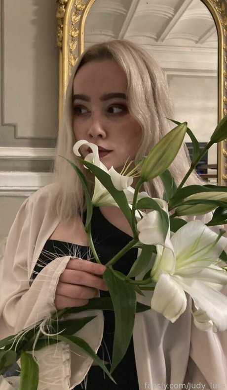 deni__dragons__ pornstar sexy img