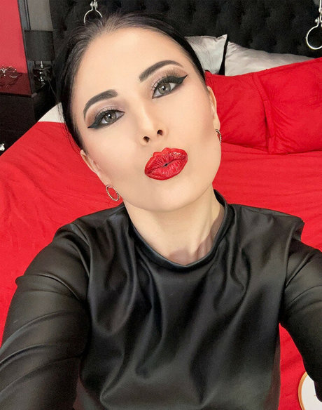 Grace Domnin model sexy gallery