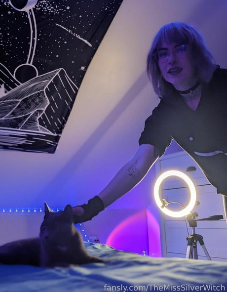 TheMissSilverWitch model hd photo