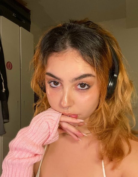 ucanthandlemia2 0 erotic actress gallery