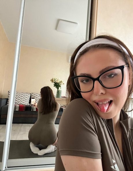 riyaxx exclusive pornstar pic