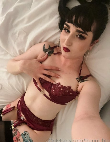 bunni blu pornstar naked img