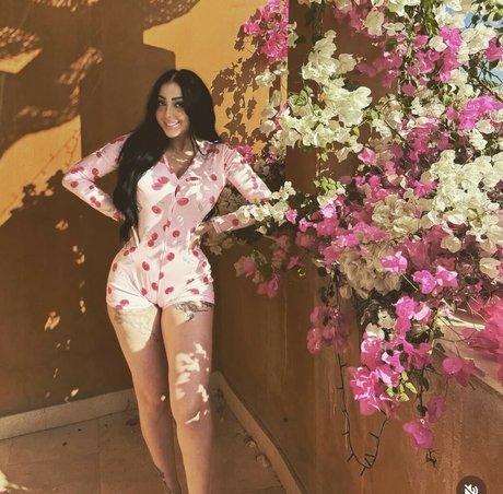 Elmaghraby n hot actress image