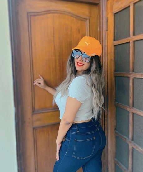 Apoorva Bhalla pretty star img