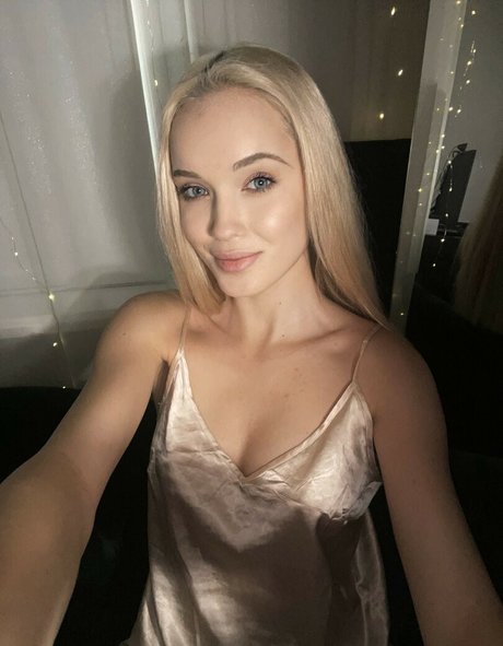 skyress vip actress images