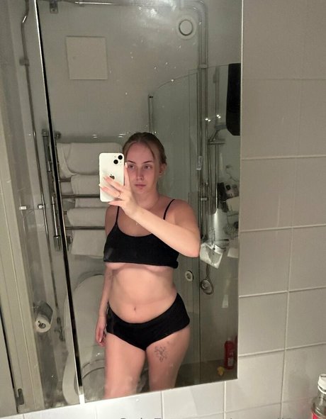 chubby latina teen onlyfans sexy naked photo