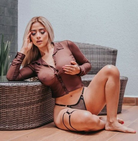 alemiarojas top pornstar img