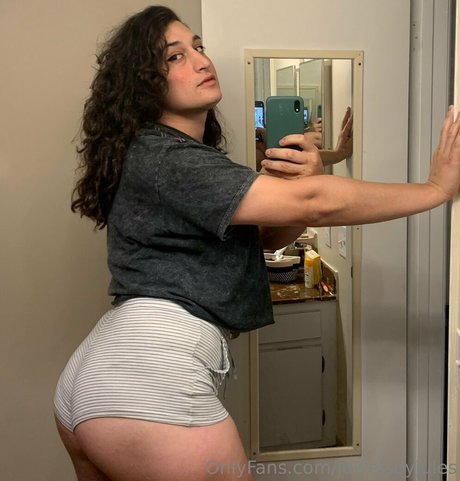 jewelsbyjules porn star pic