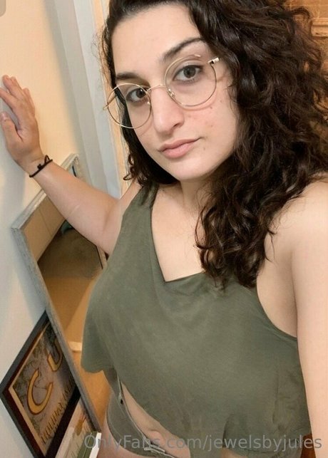 jewelsbyjules free model image