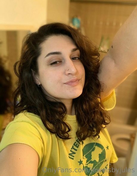 jewelsbyjules model top gallery