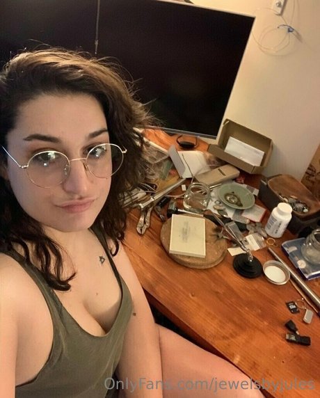 jewelsbyjules star adult picture