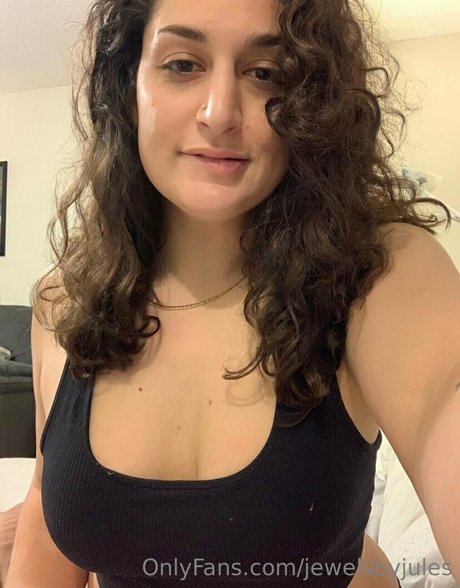 jewelsbyjules model pornographic image