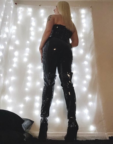 emmafromsweden naked model picture