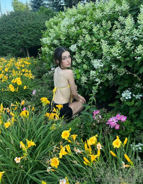 freelolamoon model erotic images