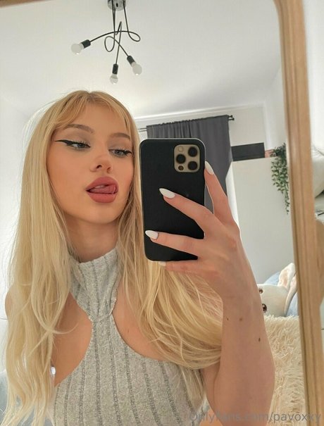 pavoxxy model perfect photos