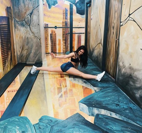 Ashley Jolly model pornographic archive