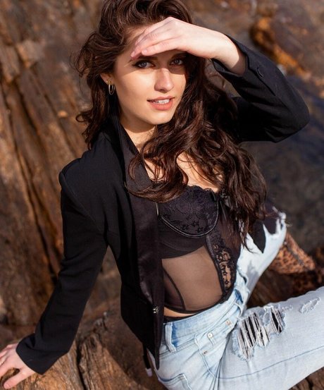 clothed onlyfans pretty galleries