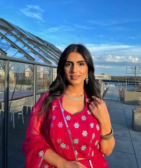 Tindy Kaur Quick model image