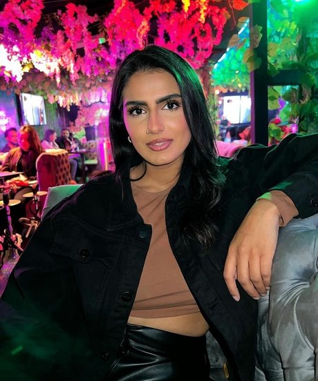 Tindy Kaur xxx model gallery