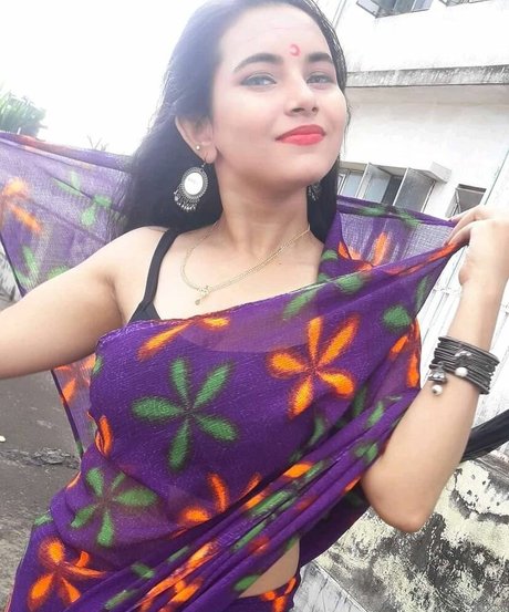 Aarohi Verma model naked photos