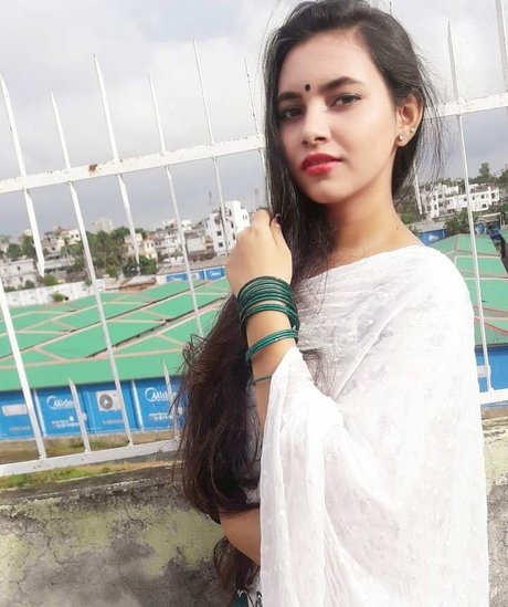 Aarohi Verma porn model img