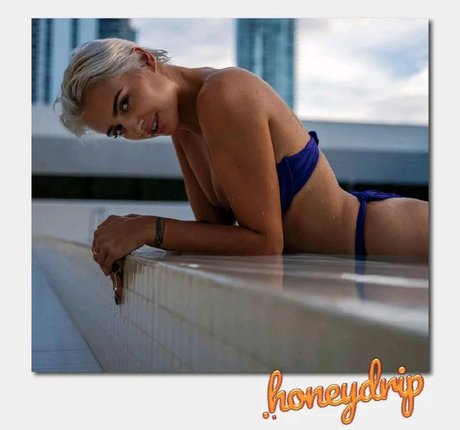 Allie Alina model sex picture